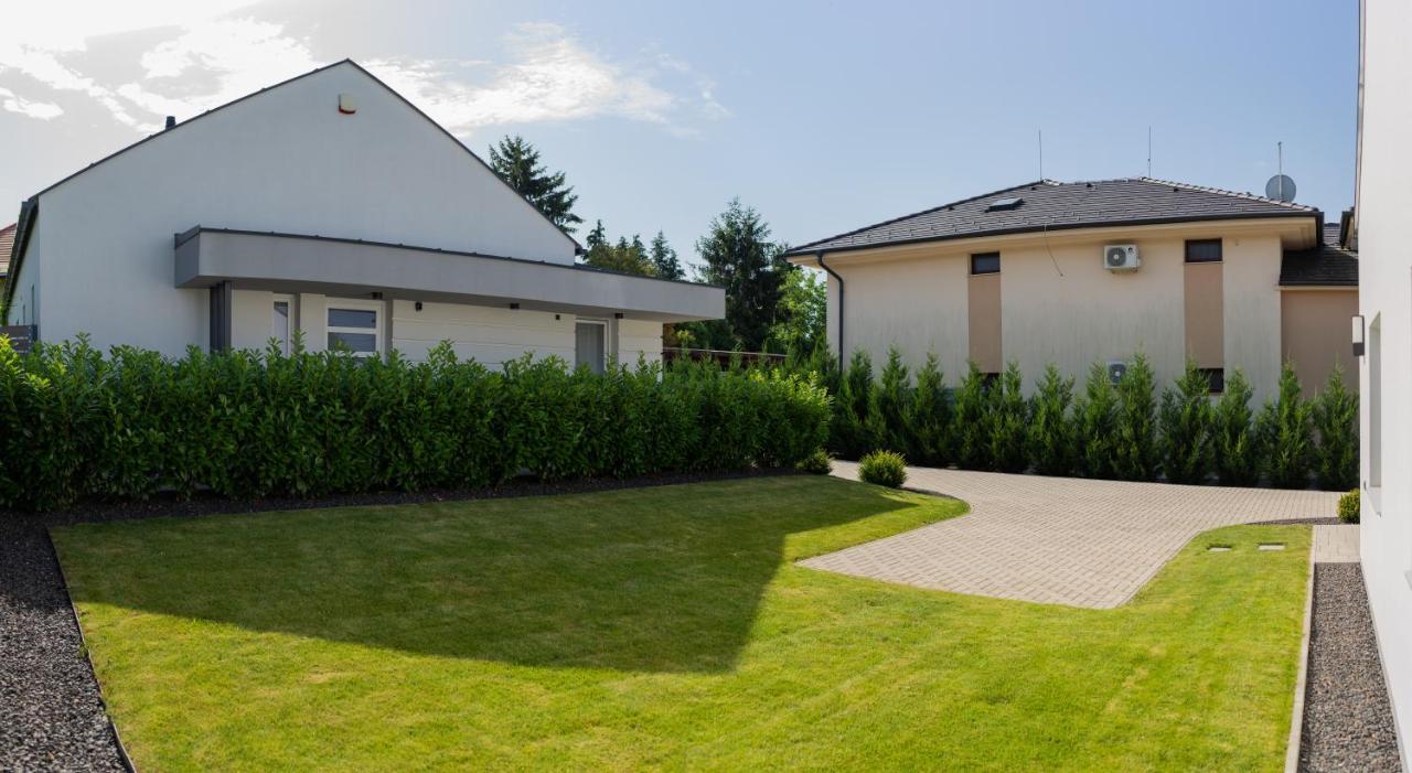 Twins Apartman Hévíz Heviz Exterior foto