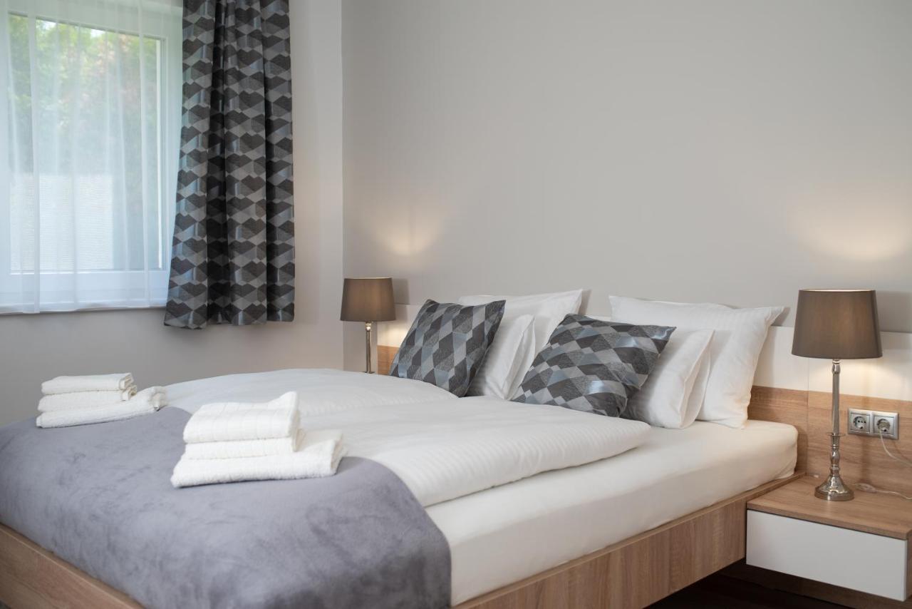 Twins Apartman Hévíz Heviz Exterior foto